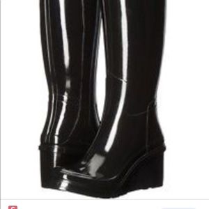 LIGHT GREY Hunter wedge rain boots (not black).